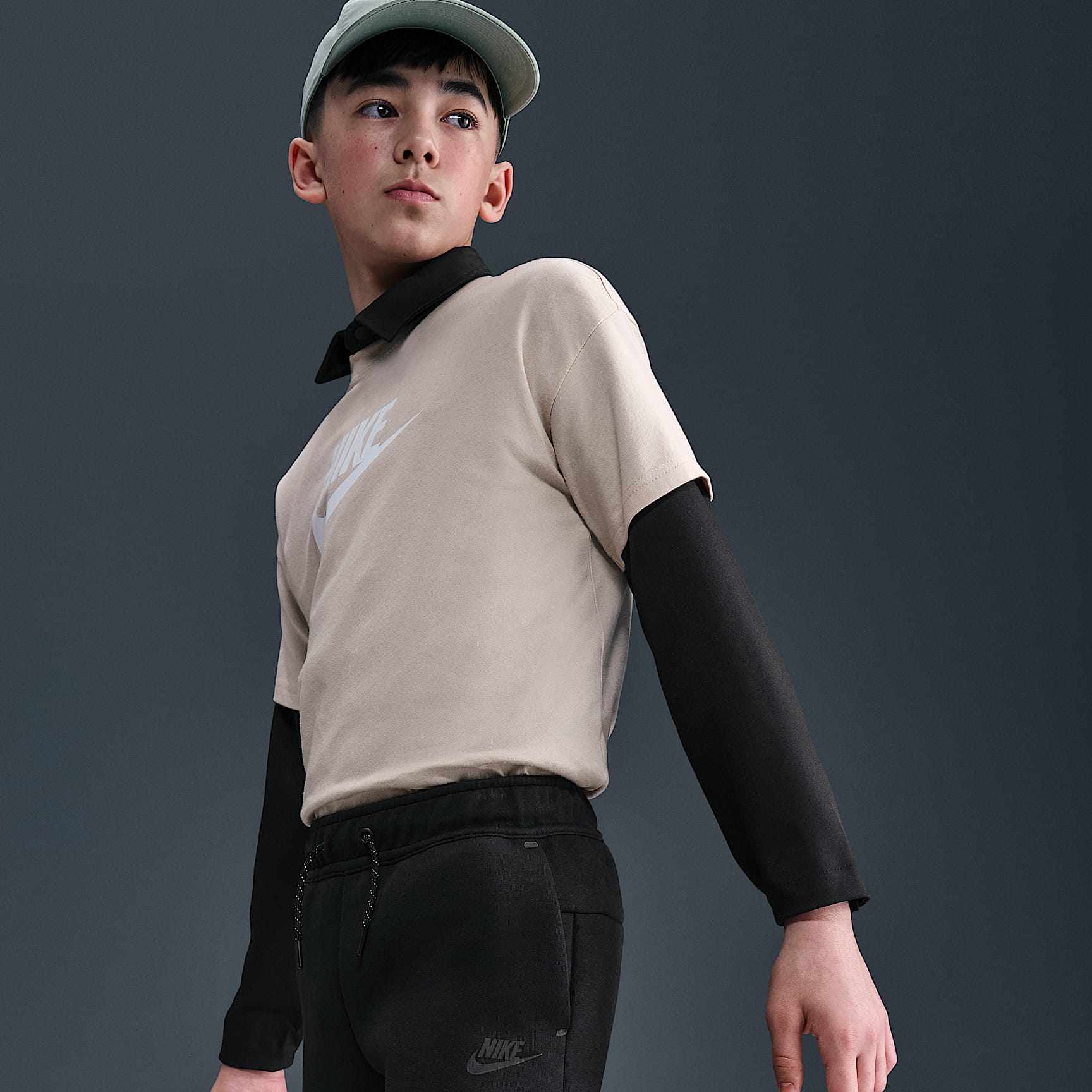 Shorts para niño talla grande Nike Sportswear Tech Fleece – Negro/Negro – vista 2