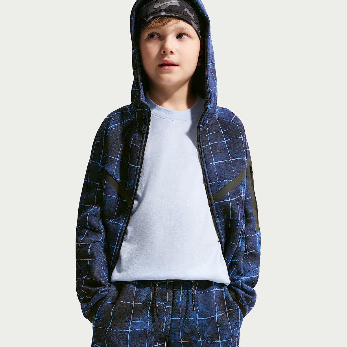 Shorts para niño talla grande Nike Sportswear Tech Fleece – Estrella azul/Azul cancha/Negro – vista 4