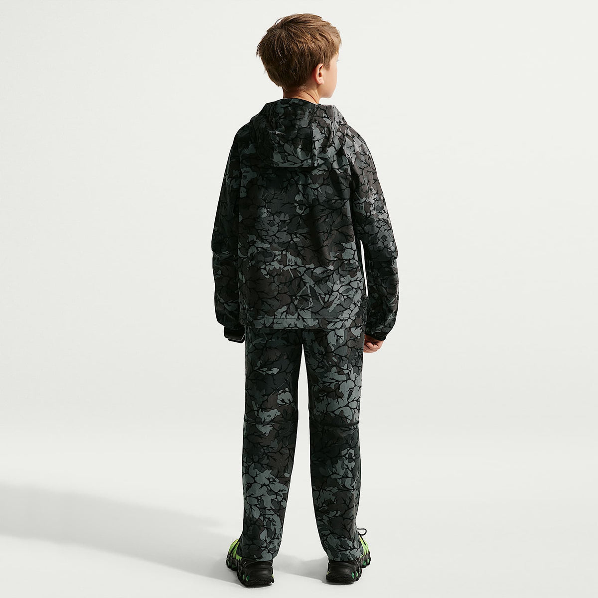 Joggers para niños talla grande (niños) Nike Sportswear Tech Woven – Negro/Negro – vista 5