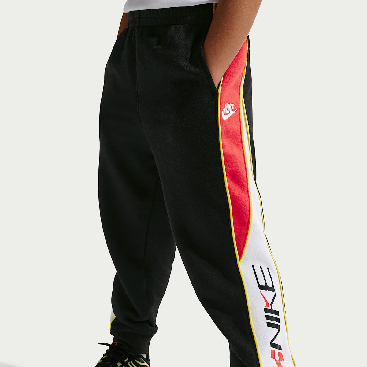 Pants de French Terry Victory Lap para niños talla pequeña Nike Sportswear – Negro – vista 2