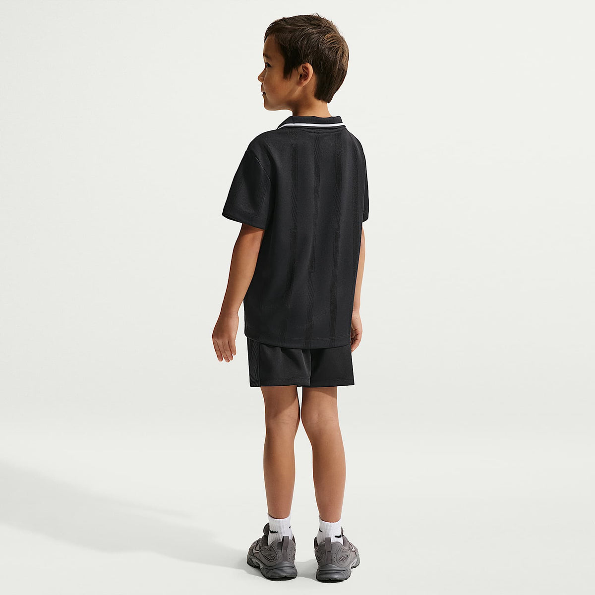 Conjunto de 2 piezas con shorts de malla Victory Lap para niños talla pequeña Nike Sportswear – Negro – vista 7