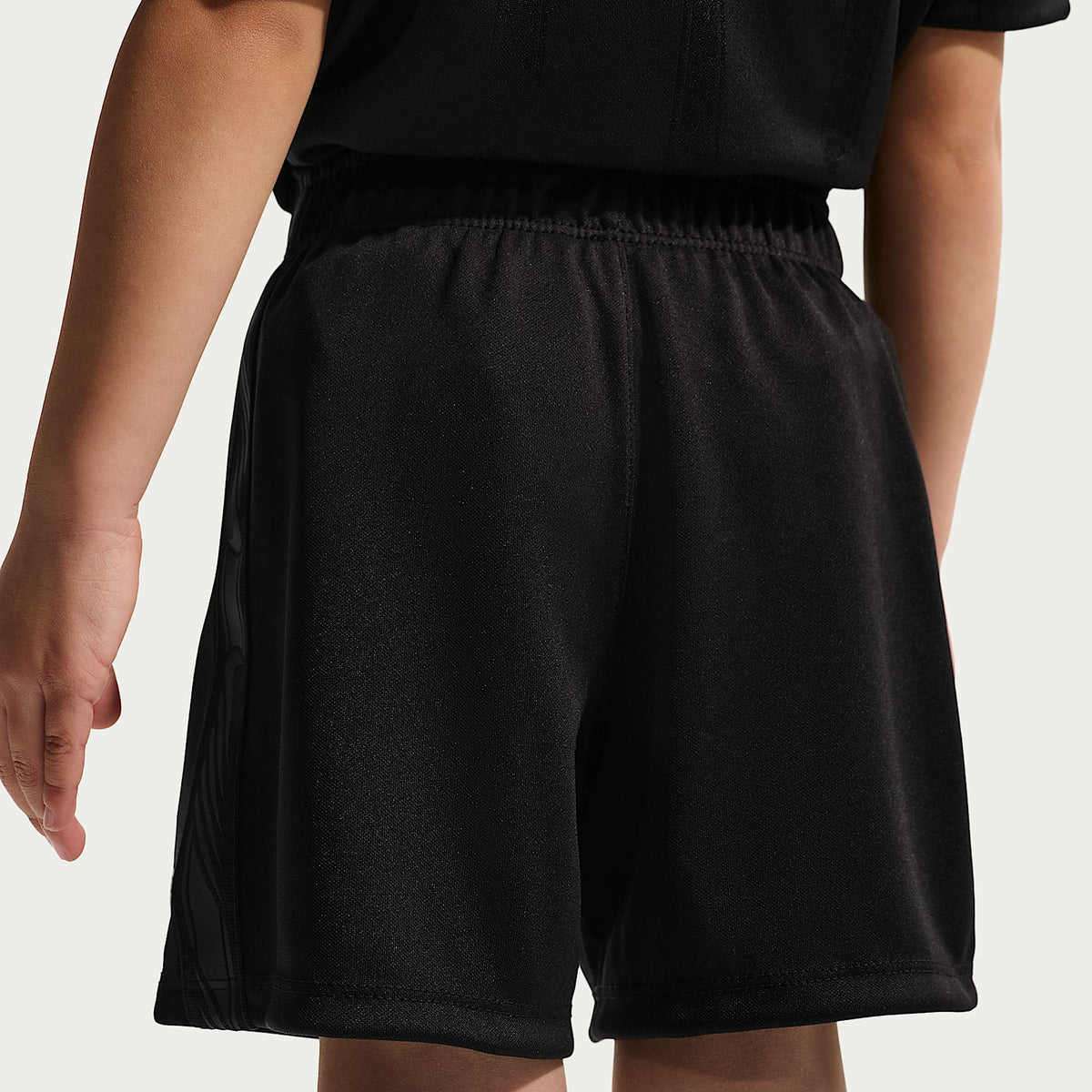 Conjunto de 2 piezas Victory Lap con shorts de malla infantil Nike Sportswear – Negro – vista 5