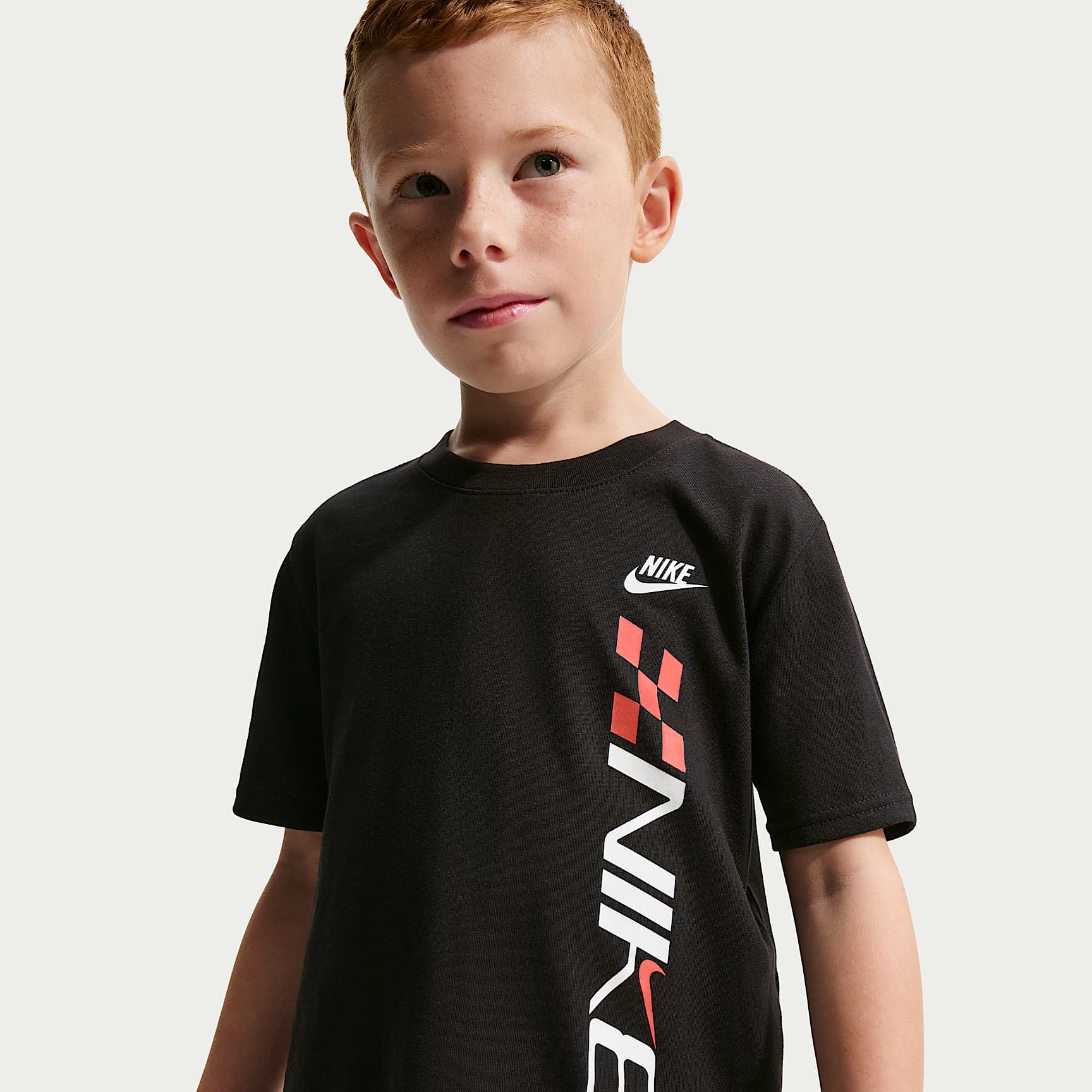 Conjunto de 2 piezas con shorts de malla Victory Lap para niños talla pequeña Nike Sportswear – Rojo – vista 2