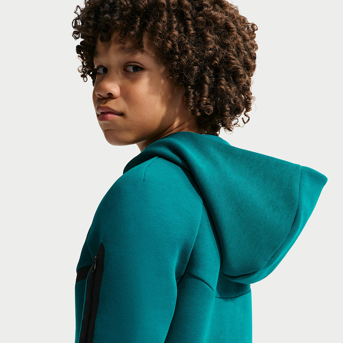 Sudadera con gorro de fútbol Nike de cierre completo para niño talla grande Brazil Tech Fleece – Azul verdoso geoda/Oro medio oeste – vista 2