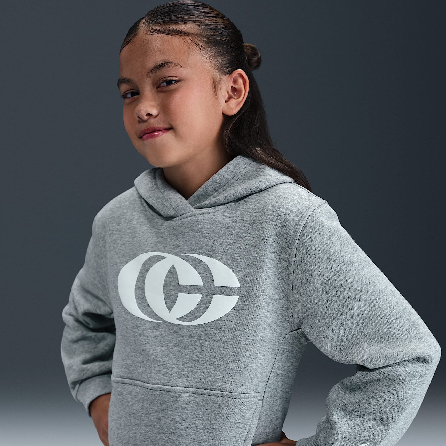 Sudadera con gorro sin cierre de tejido Fleece para niños talla grande Caitlin Clark – Gris oscuro jaspeado/Blanco/Blanco – vista 2