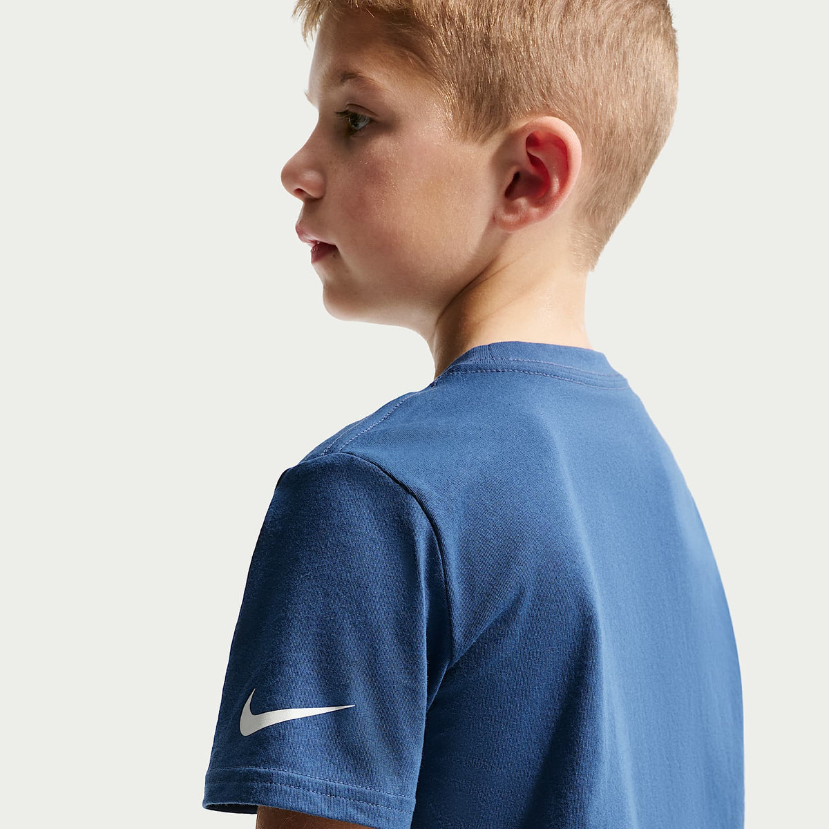 Playera de básquetbol Chalky Boxy para niños de preescolar Nike – Azul – vista 2