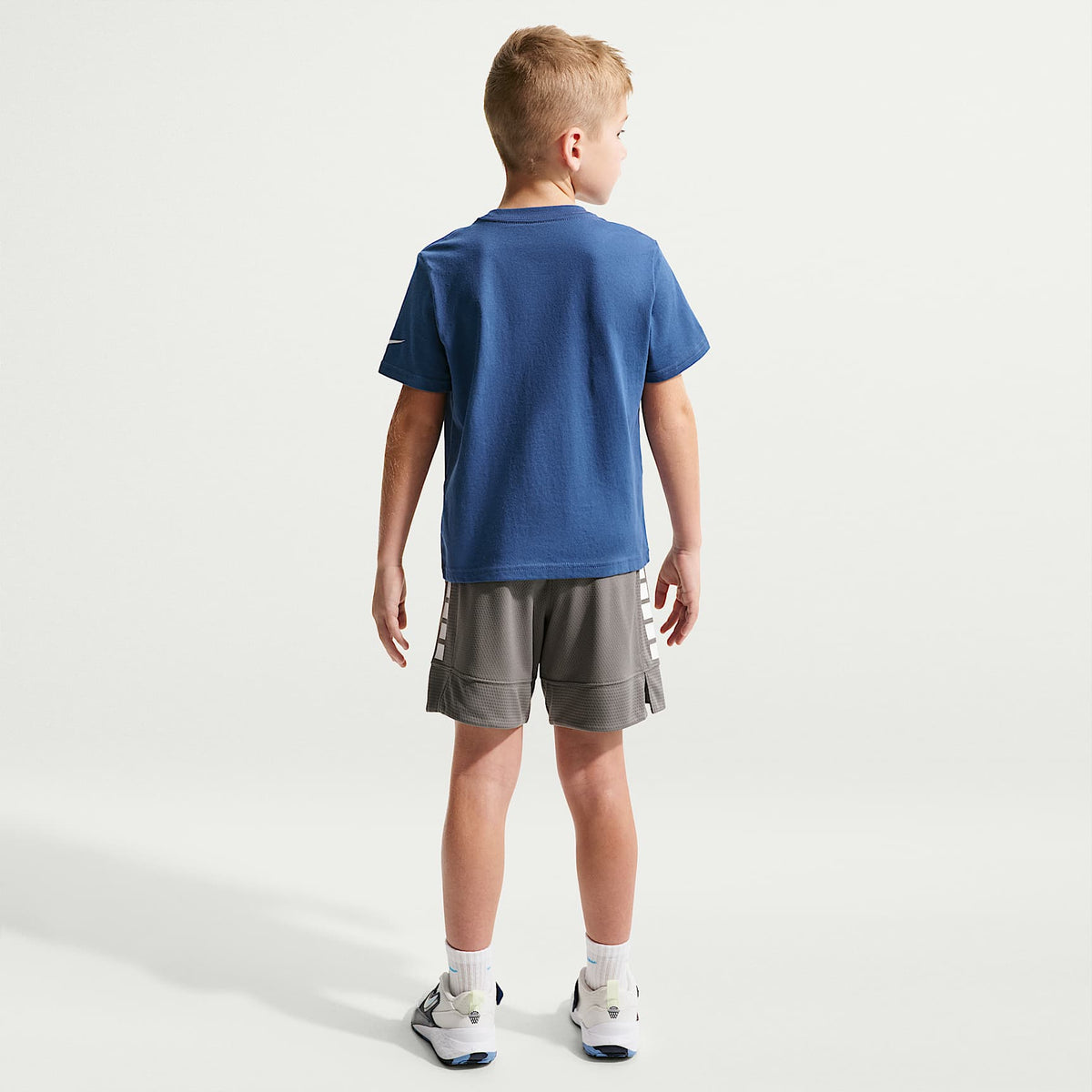 Playera de básquetbol Chalky Boxy para niños de preescolar Nike – Azul – vista 5