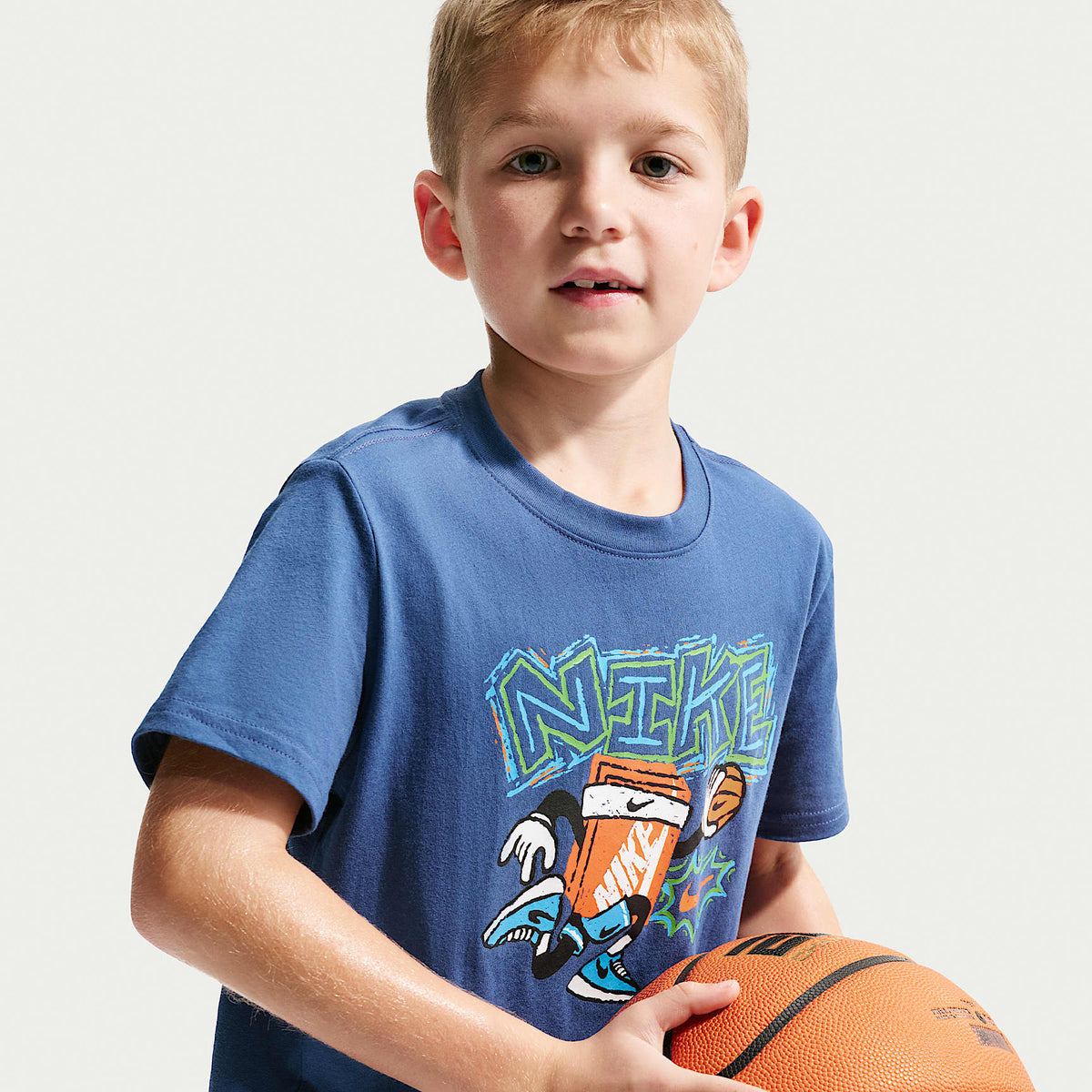 Playera de básquetbol Chalky Boxy para niños de preescolar Nike – Azul – vista 3