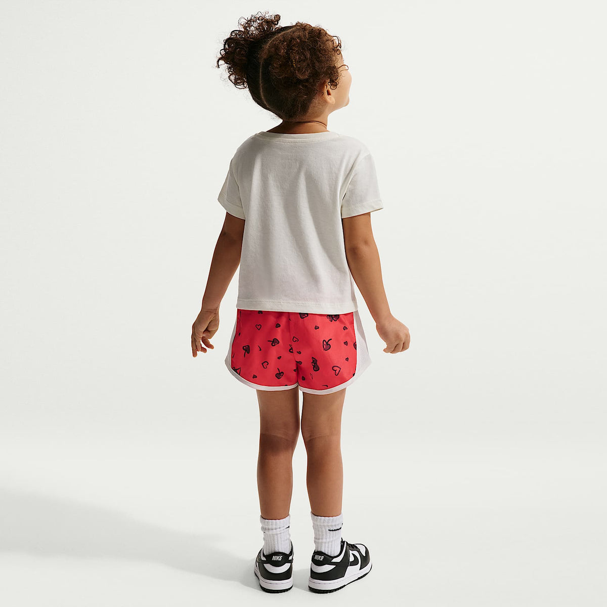 Conjunto de 2 piezas Tempo estampado para niños talla pequeña Nike Cherry – Rojo universitario – vista 7