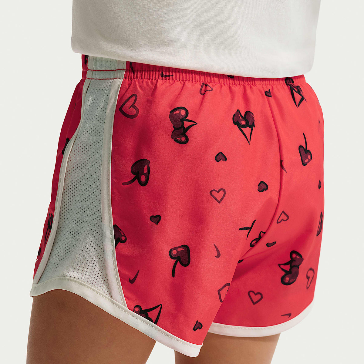 Conjunto de 2 piezas Tempo estampado para niños talla pequeña Nike Cherry – Rojo universitario – vista 5