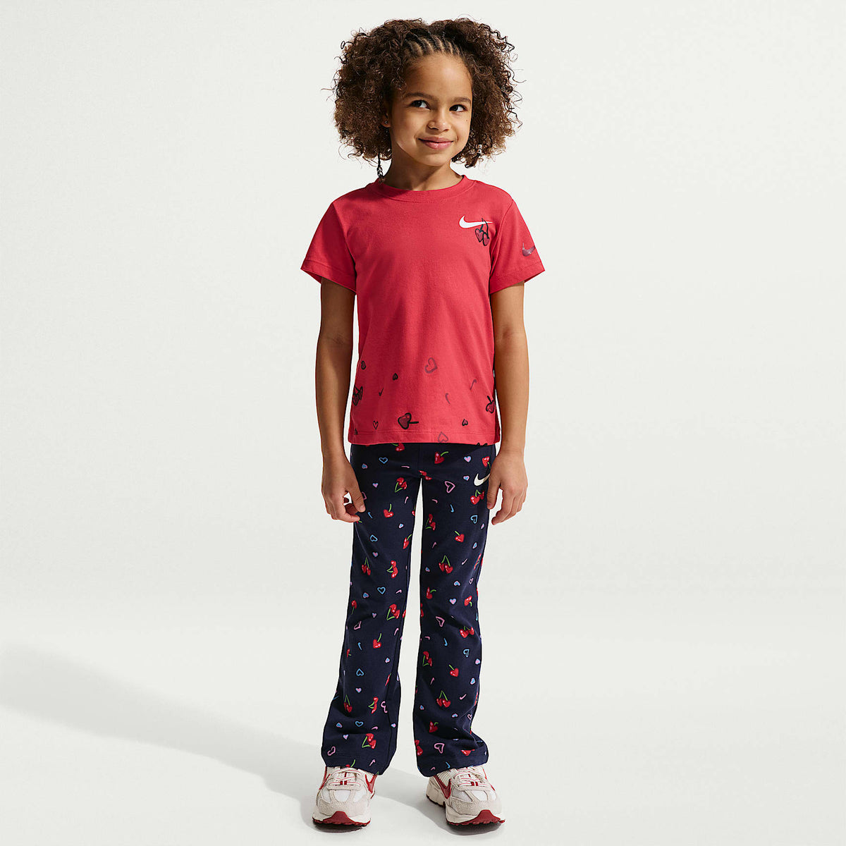 Playera de corte redondo para niños talla pequeña Nike Cherry – Rojo universitario – vista 4