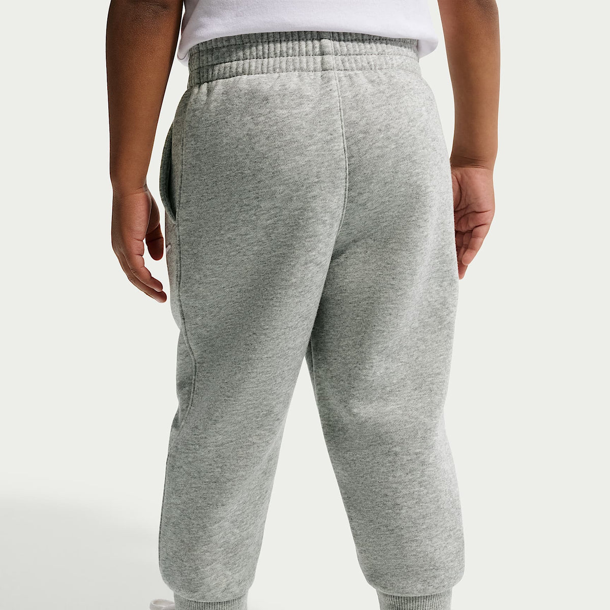 Joggers infantil Nike Club Chenille – Gris oscuro jaspeado – vista 3