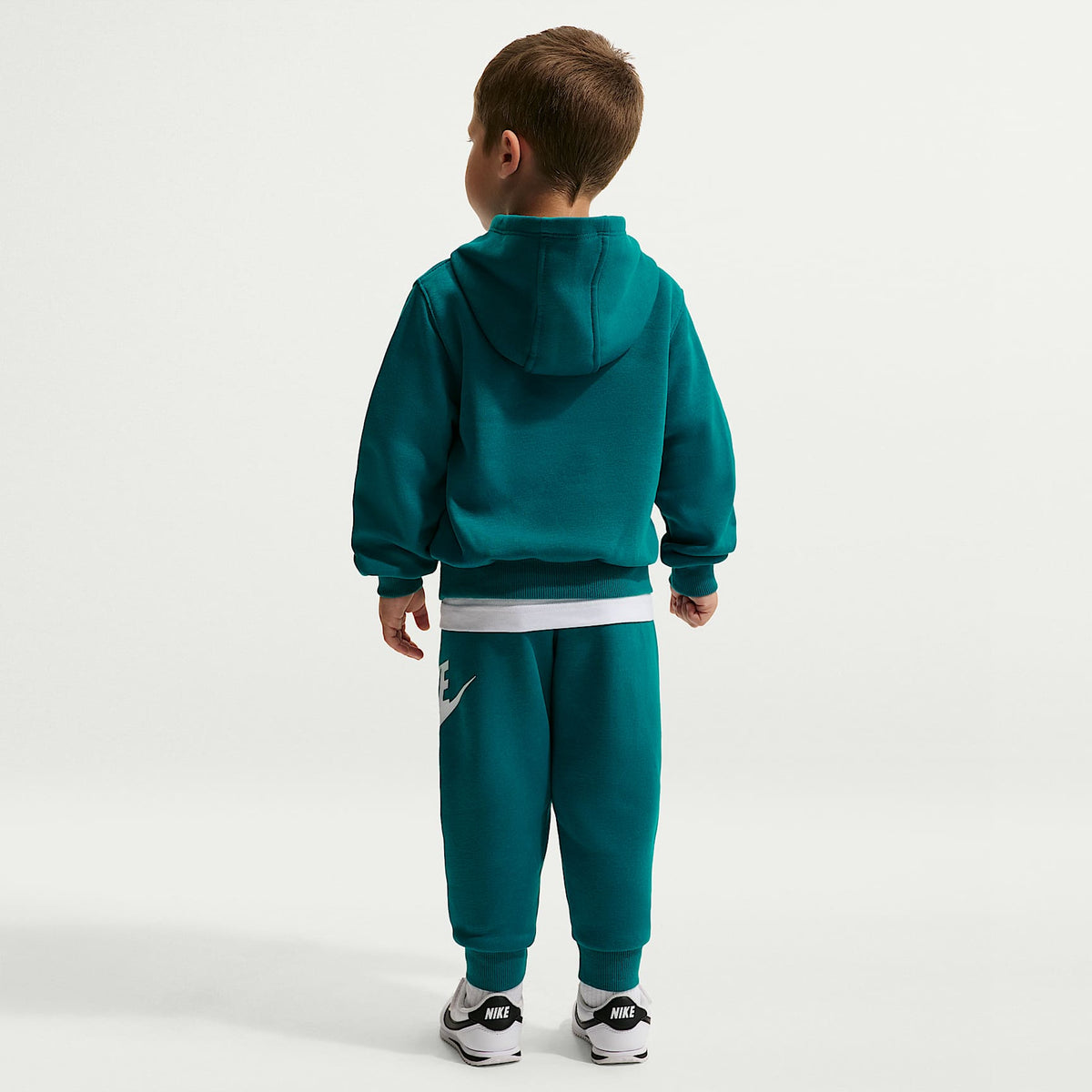 Conjunto de 2 piezas Club Fleece infantil Nike – Abeto brillante – vista 7