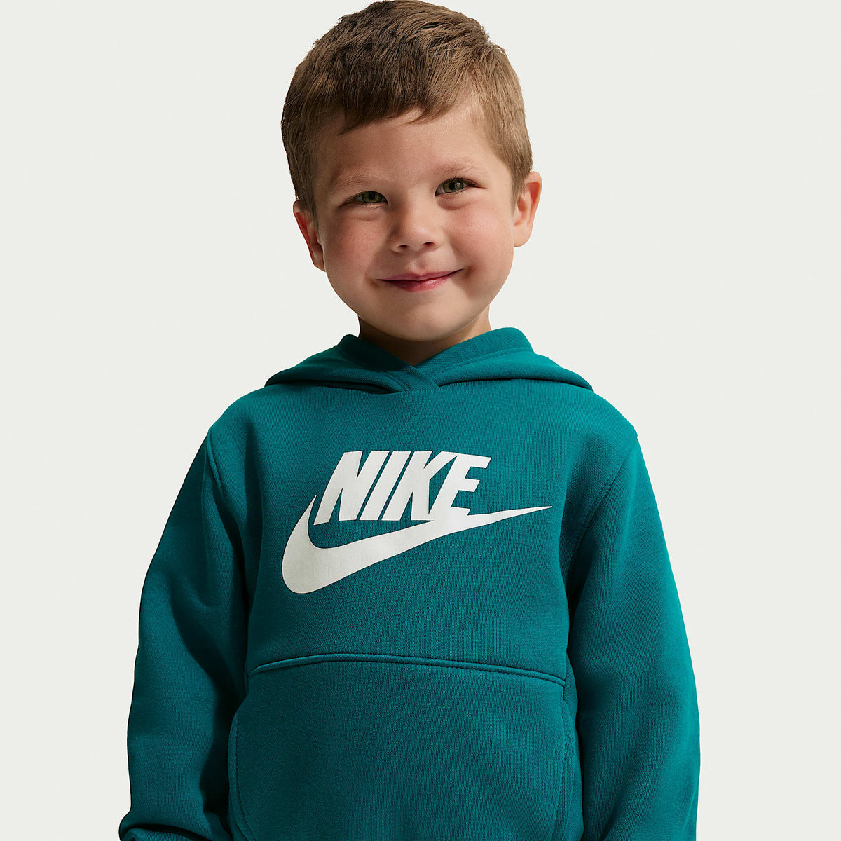 Conjunto de 2 piezas Club Fleece infantil Nike – Abeto brillante – vista 2