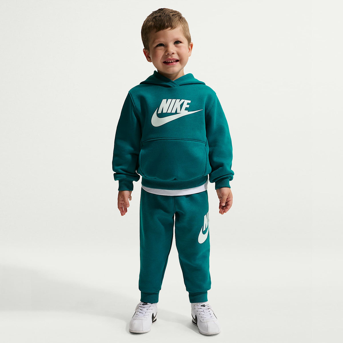 Conjunto de 2 piezas Club Fleece infantil Nike – Abeto brillante – vista 1