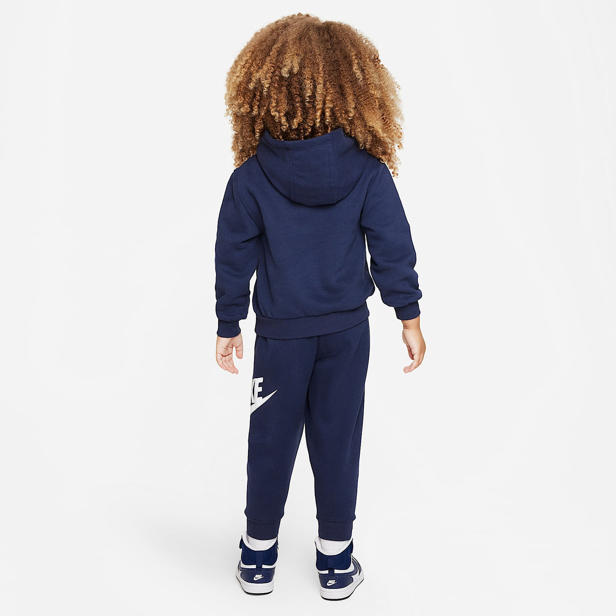 Conjunto de 2 piezas Club Fleece infantil Nike – Azul marino medianoche – vista 2