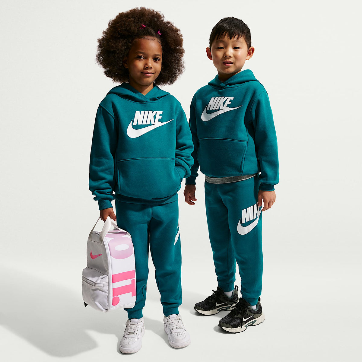 Conjunto de 2 piezas Club Fleece para niños talla pequeña Nike – Abeto brillante – vista 1