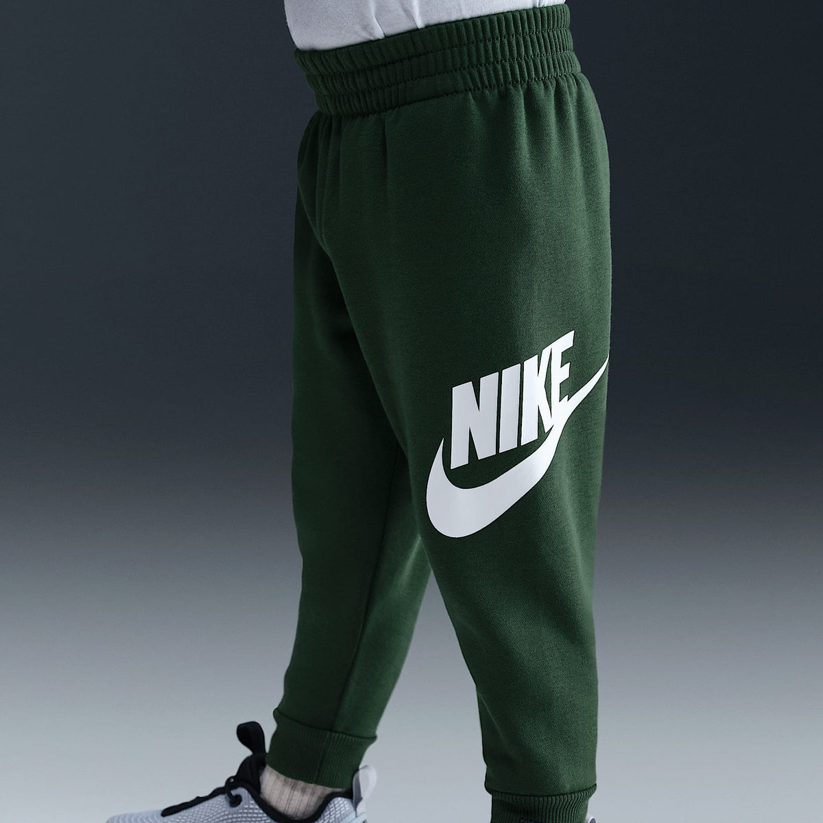 Conjunto de 2 piezas Club Fleece infantil Nike – Abeto – vista 5