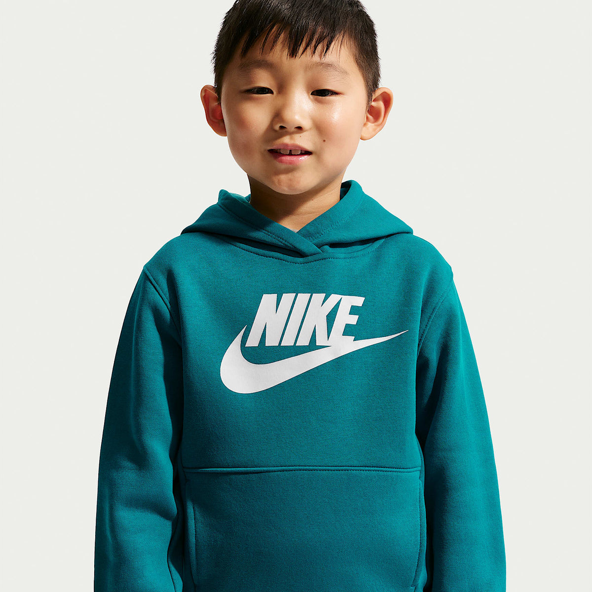 Conjunto de 2 piezas Club Fleece para niños talla pequeña Nike – Abeto brillante – vista 2