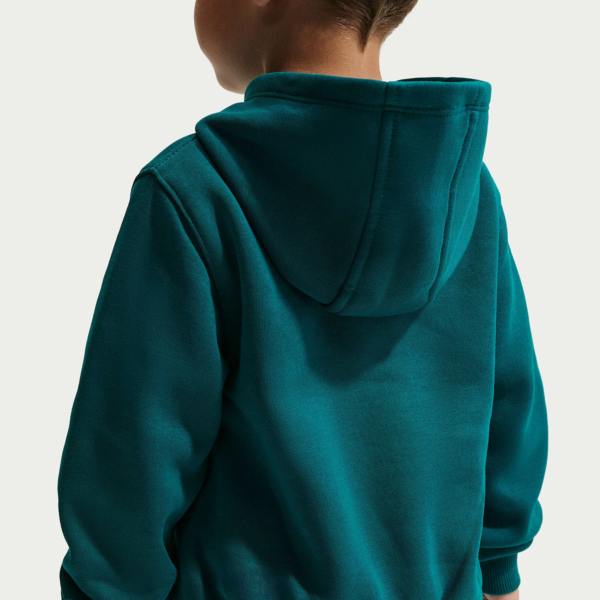 Conjunto de 2 piezas Club Fleece infantil Nike – Abeto brillante – vista 3