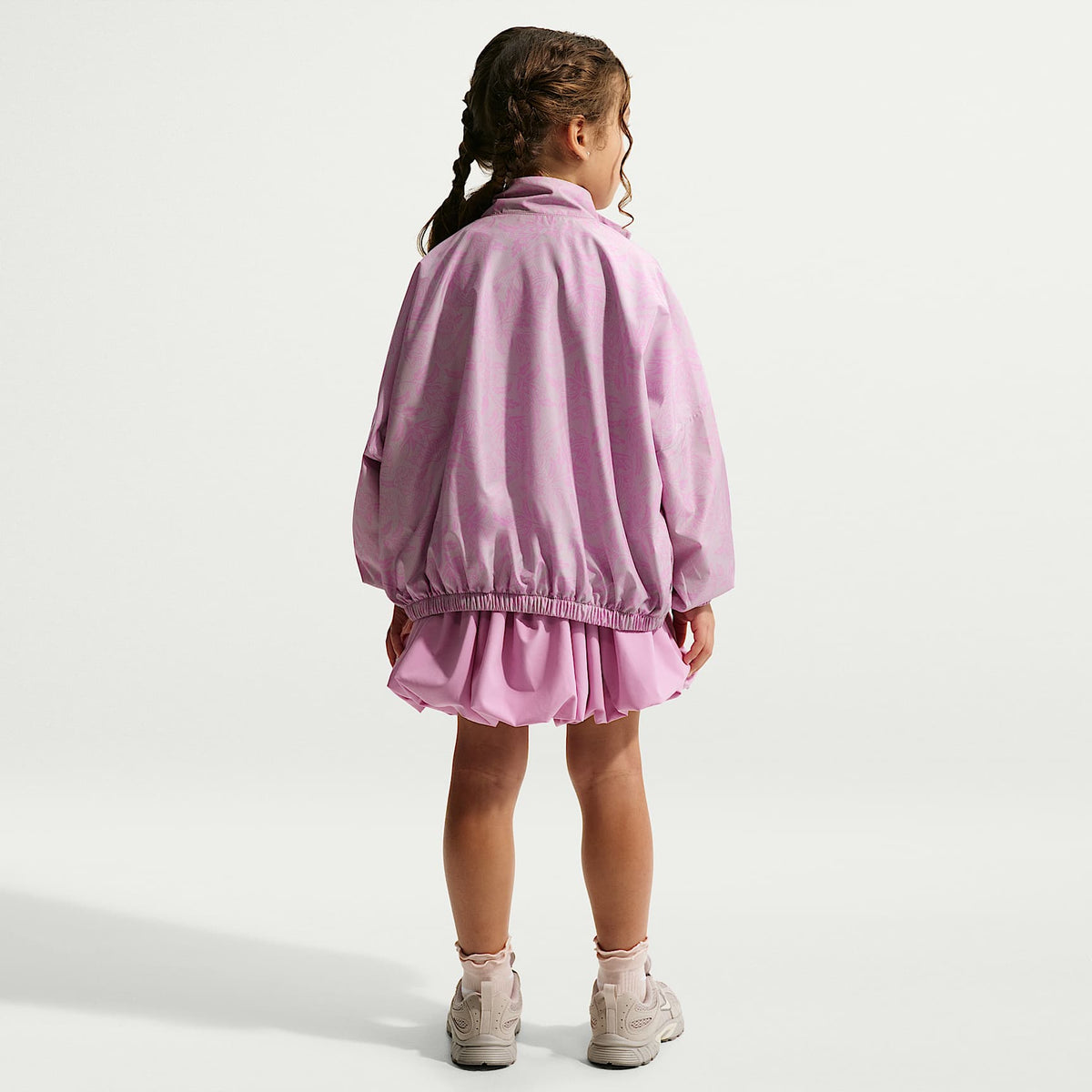 Chamarra de tejido Woven para niños talla pequeña Nike Club – Morado – vista 5