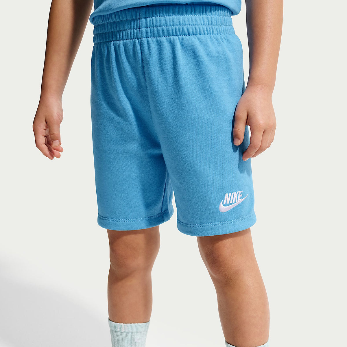 Conjunto de 2 piezas con shorts de tejido Knit Club para niños talla pequeña Nike – Azul – vista 5