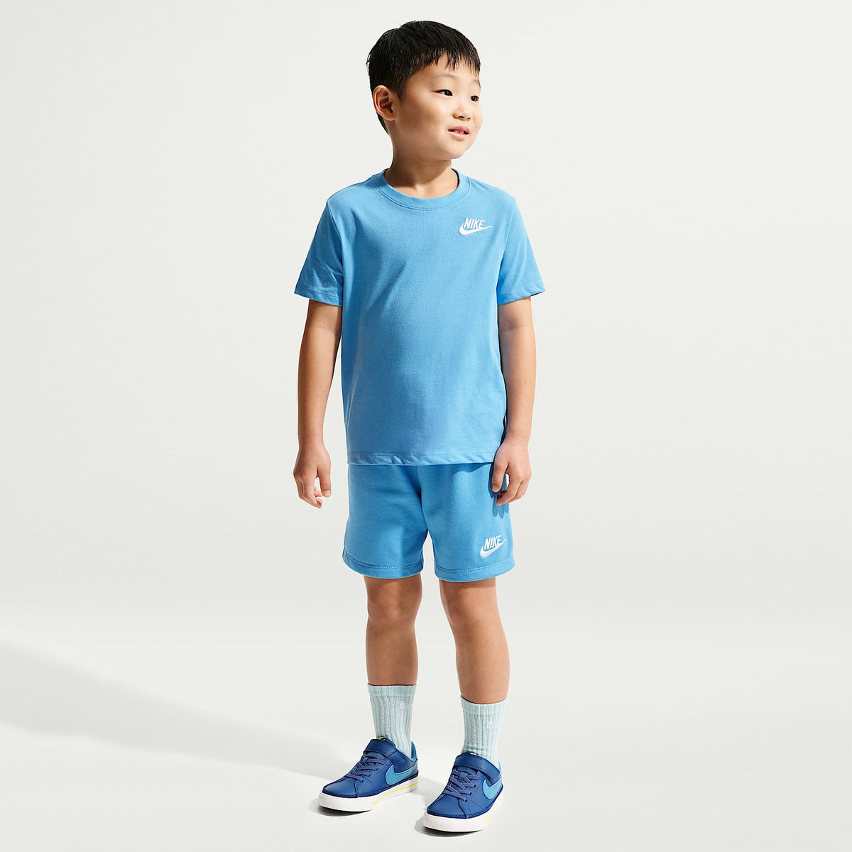 Conjunto de 2 piezas con shorts de tejido Knit Club para niños talla pequeña Nike – Azul – vista 1