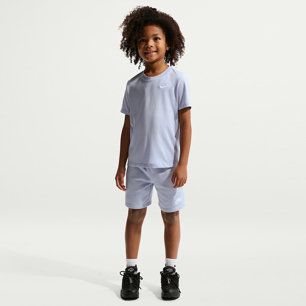 Conjunto de 2 piezas con shorts de tejido Knit Club para niños talla pequeña Nike – Gris – vista 6