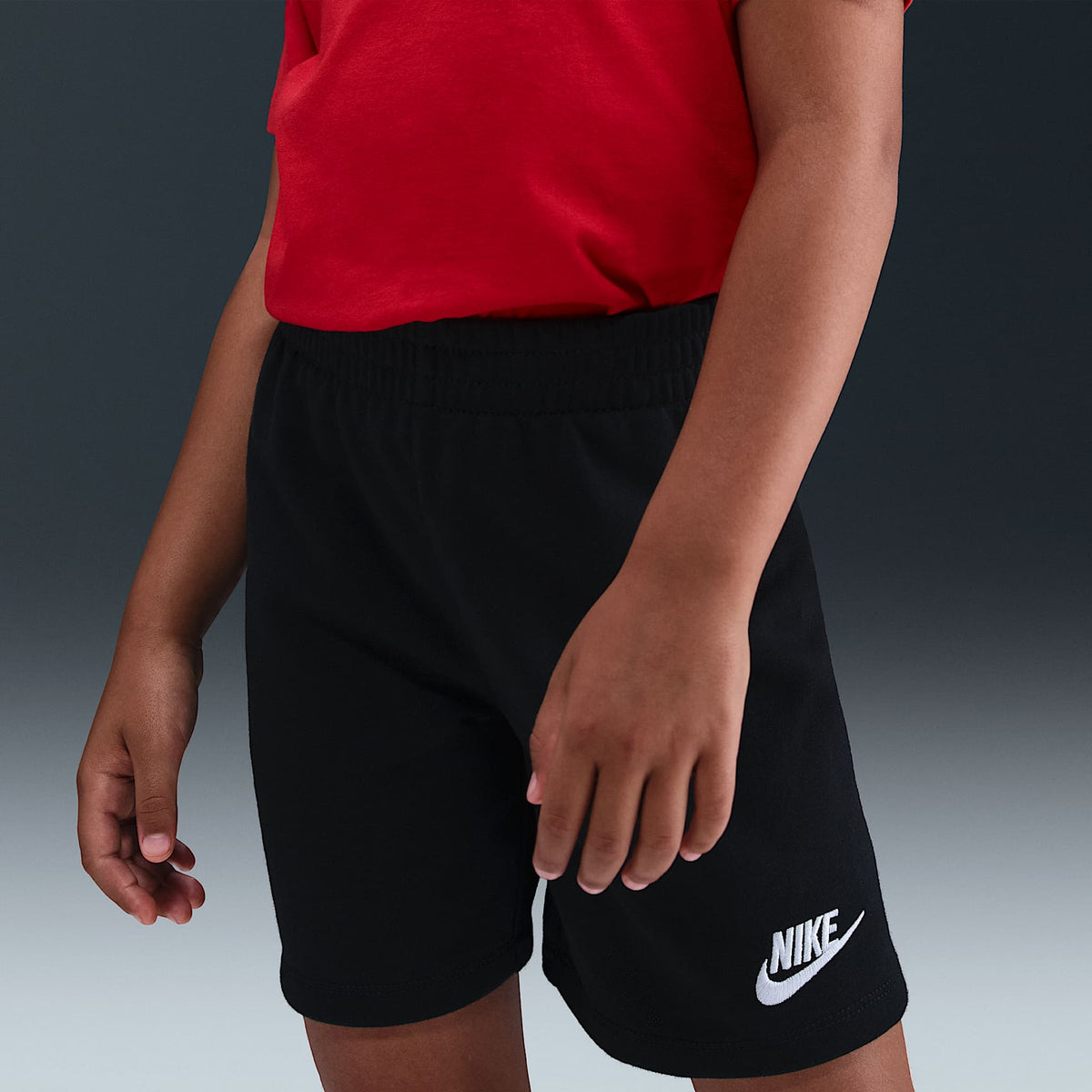 Conjunto de 2 piezas con shorts de tejido Knit Club para niños talla pequeña Nike – Rojo universitario/Negro – vista 5