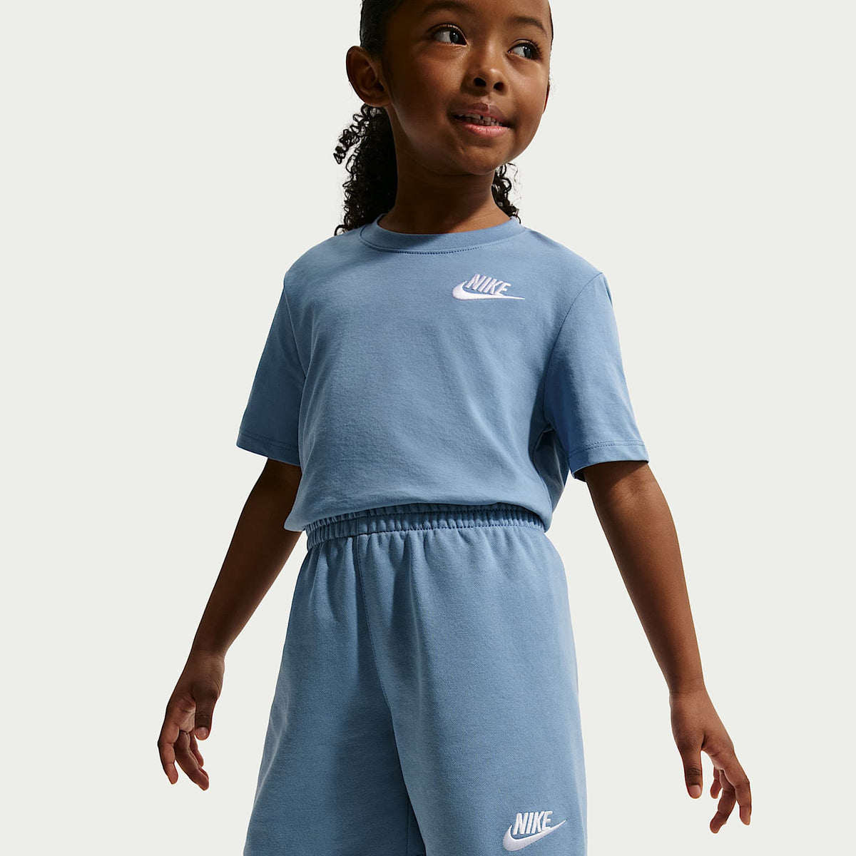 Conjunto de 2 piezas con shorts de tejido Knit Club para niños talla pequeña Nike – Azul de trabajo – vista 5