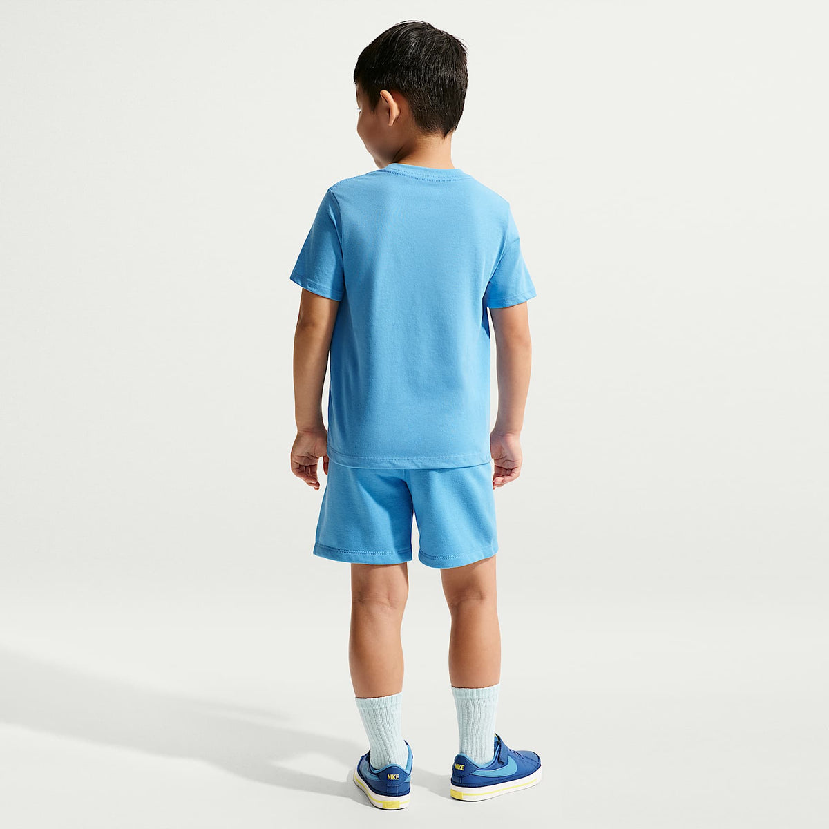 Conjunto de 2 piezas con shorts de tejido Knit Club para niños talla pequeña Nike – Azul – vista 7