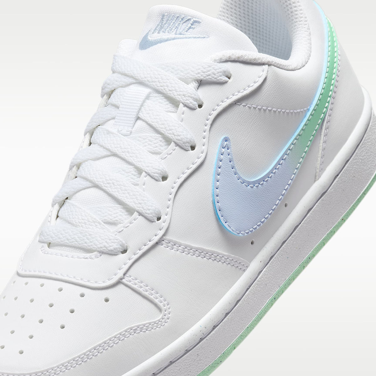 Nike Court Borough Low – Blanco/Gris fútbol/Verde ártico – vista 7