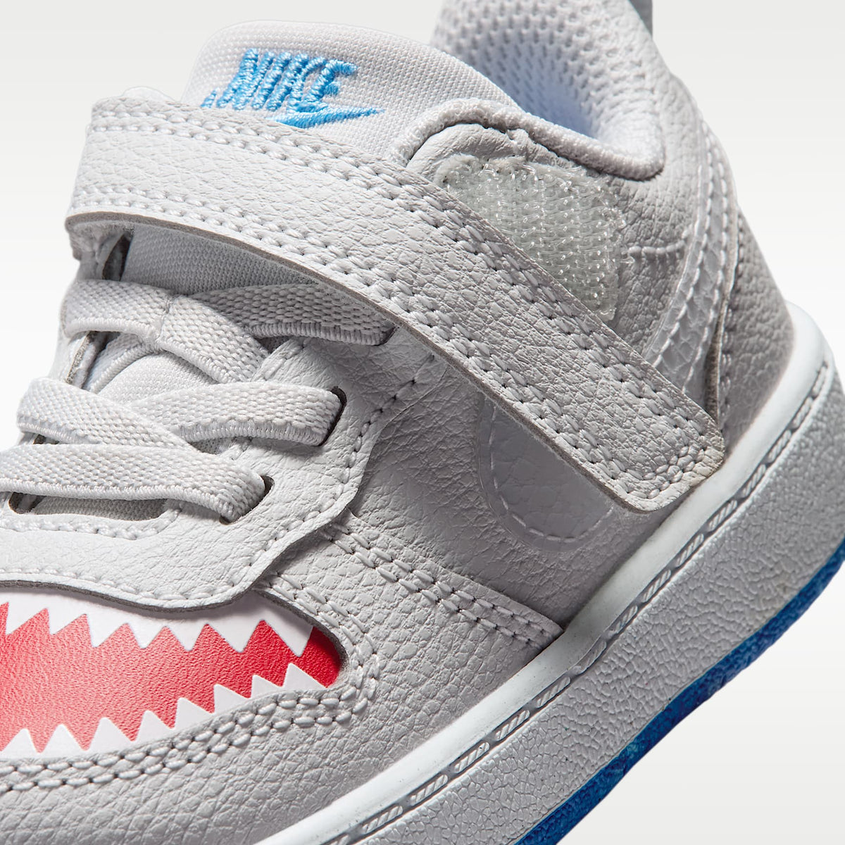 Nike Court Borough Low – Platino puro/Rojo universitario/Royal juego/Gris lobo – vista 7