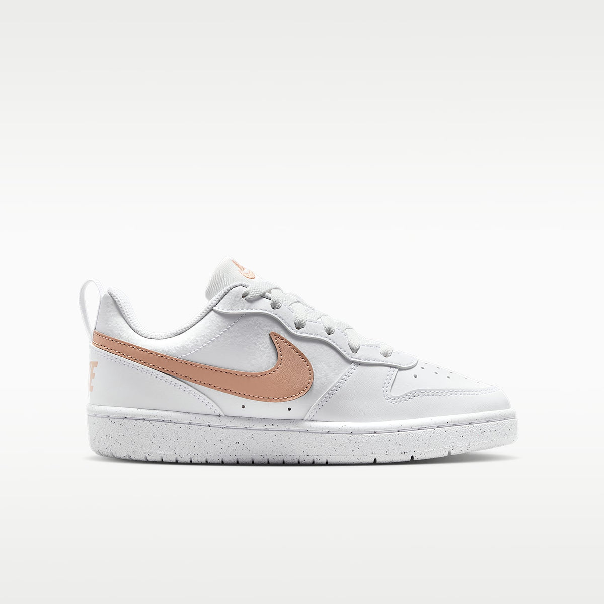 Nike Court Borough Low Recraft – Blanco/Blanco/Brillo – vista 3
