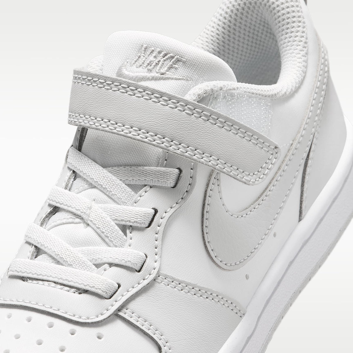 Nike Court Borough Low – Blanco cáscara de huevo/Blanco/Gris niebla – vista 7
