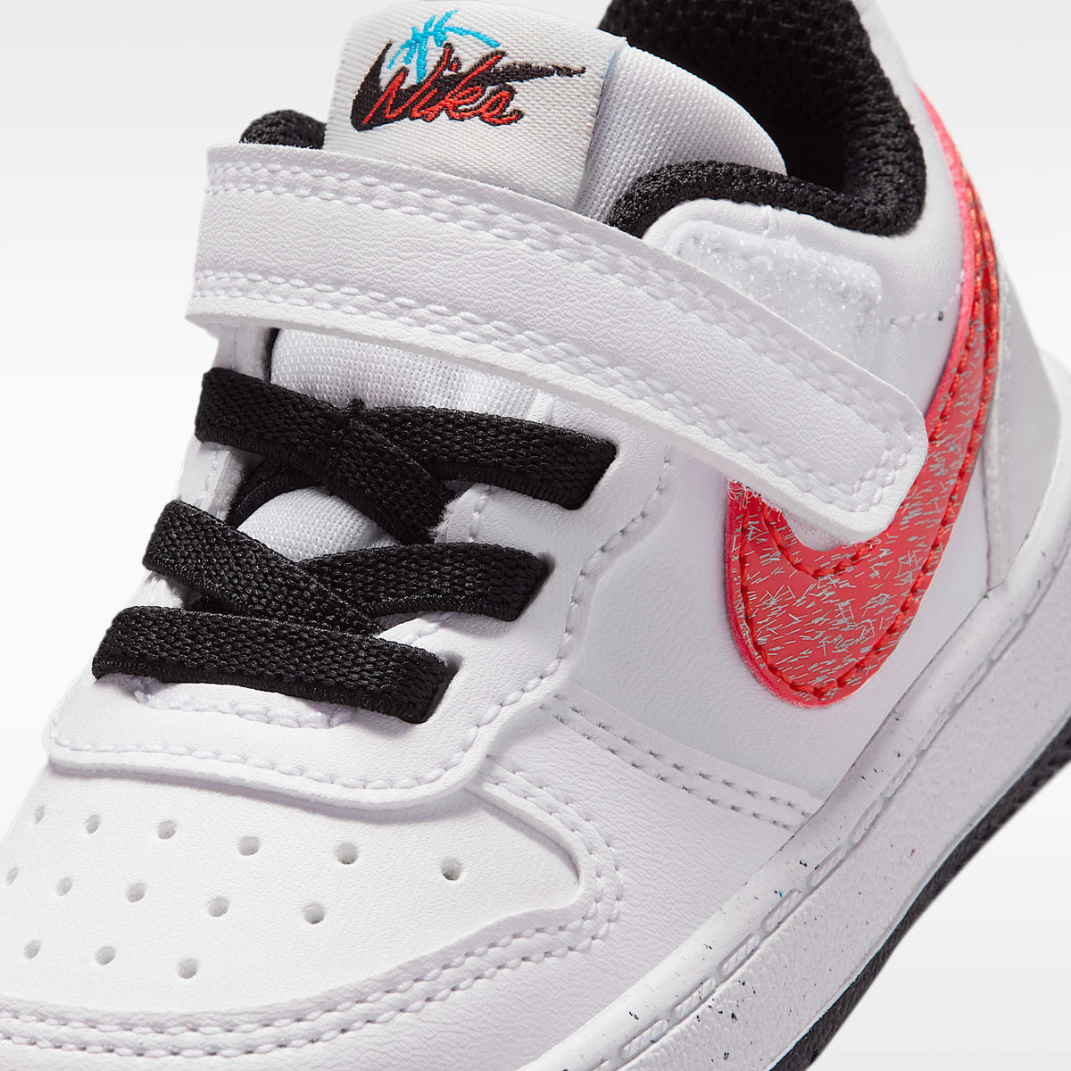 Nike Court Borough Low – Blanco/Rojo picante/Voltio ligero/Azul corriente – vista 7