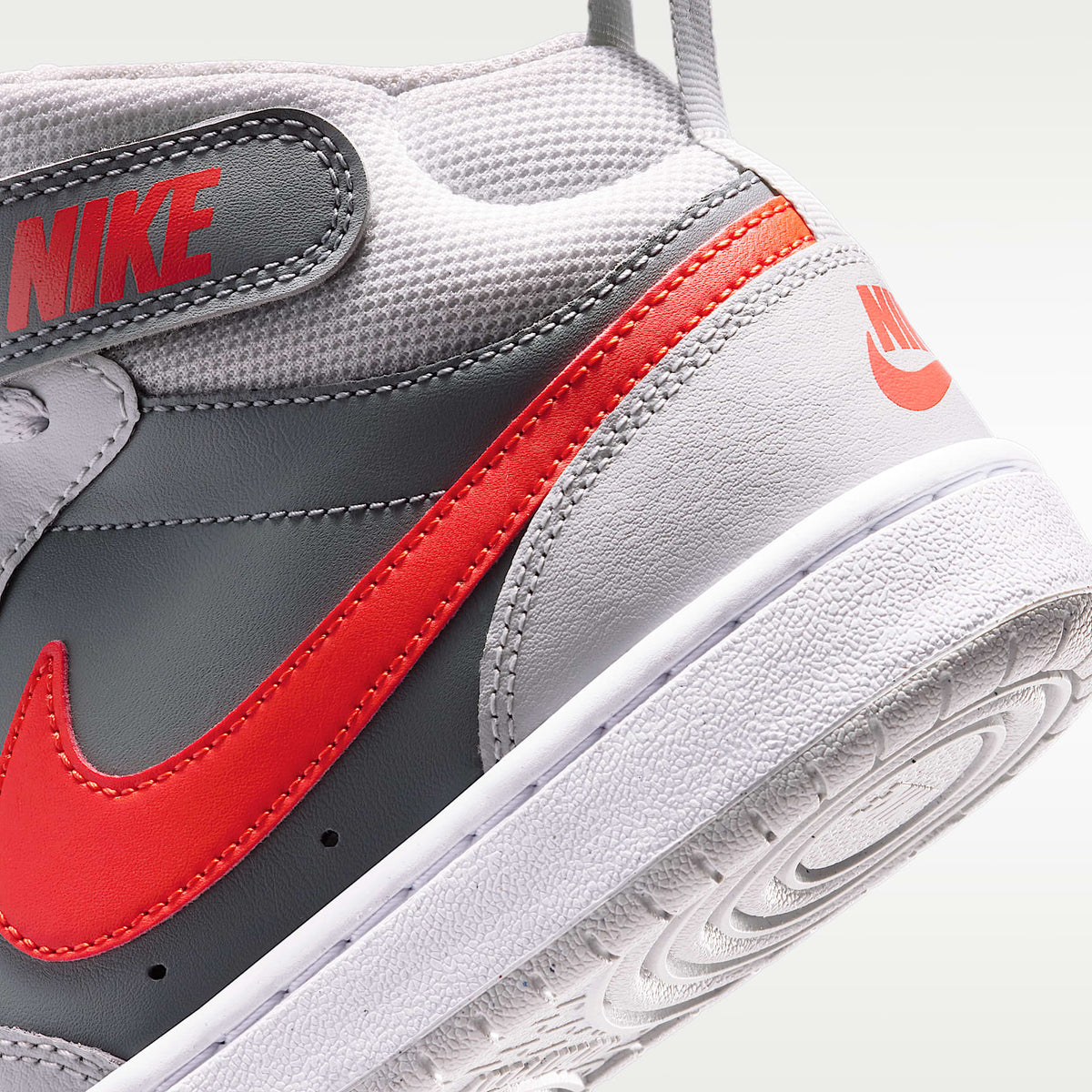 Nike Court Borough Mid 2 – Gris humo/Gris niebla/Blanco/Rojo picante – vista 8