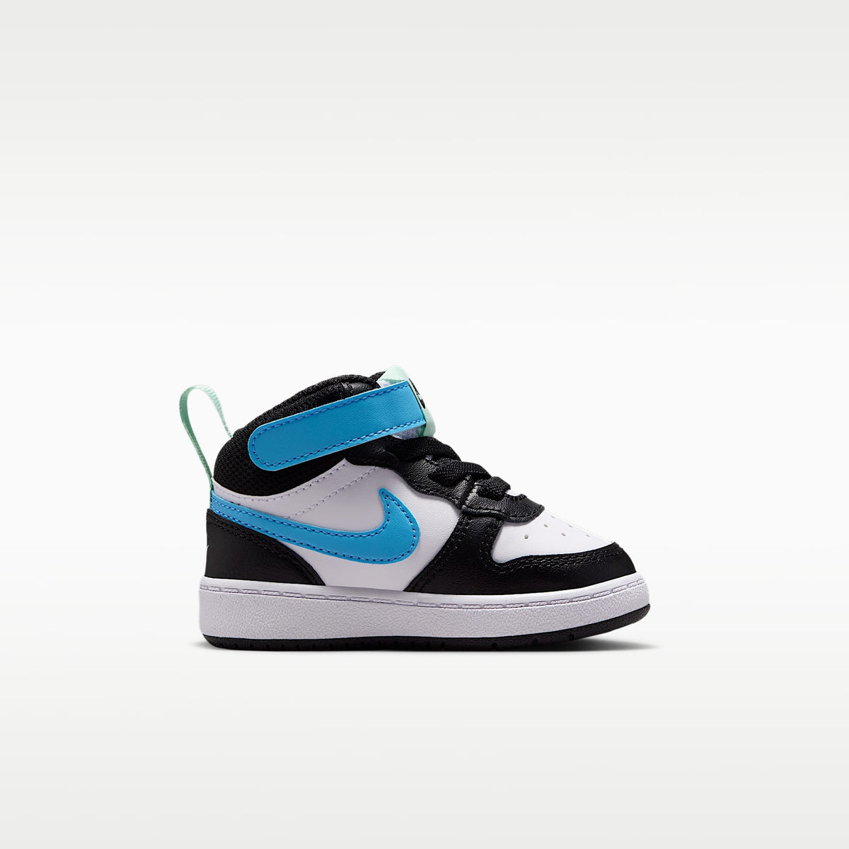Nike Court Borough Mid 2 – Blanco/Negro/Verde ártico/Azul fútbol – vista 3