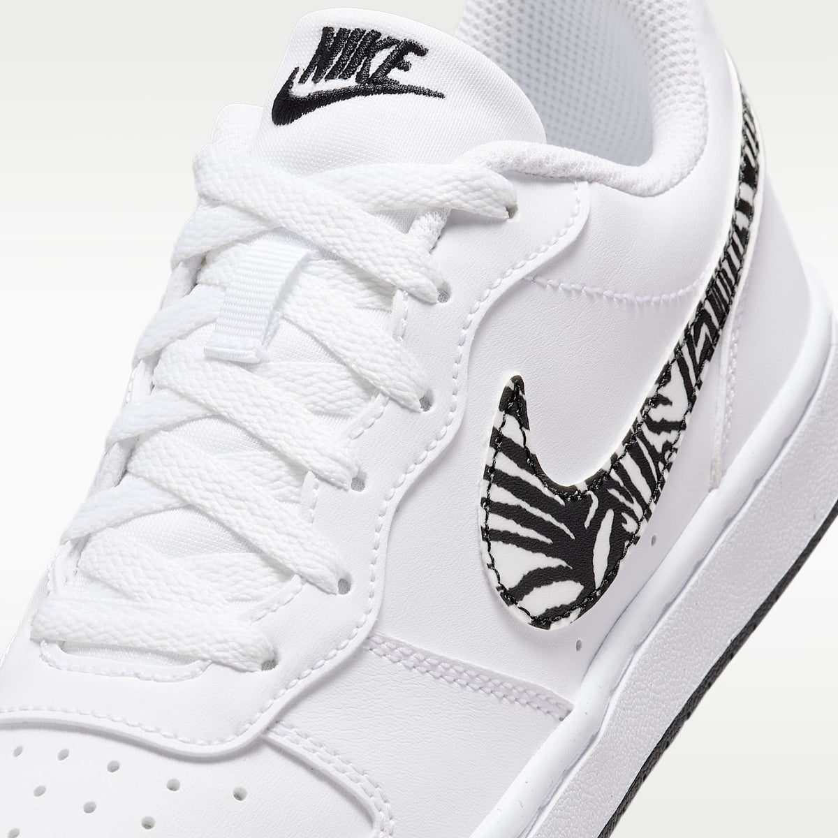 Nike Court Borough Low – Blanco/Negro – vista 7