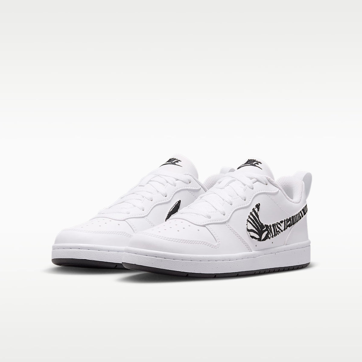 Nike Court Borough Low – Blanco/Negro – vista 5