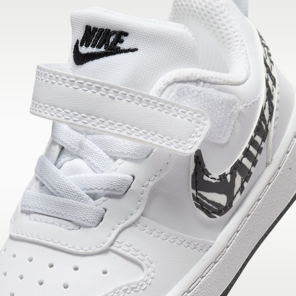 Nike Court Borough – Blanco/Negro – vista 7