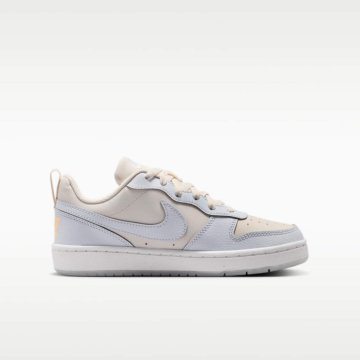 Nike Court Borough Recraft SE – Fantasma/Blanco/Tinte mandarina/Gris fútbol – vista 3