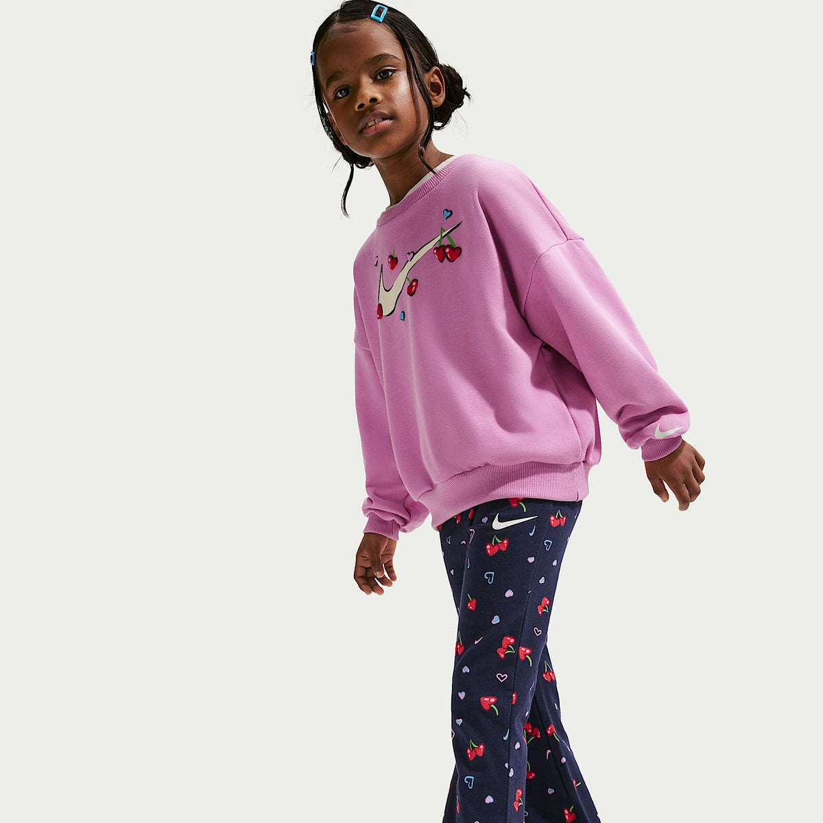 Conjunto de leggings y sudadera de cuello redondo para niños talla pequeña Nike Cherry – Azul marino medianoche – vista 6