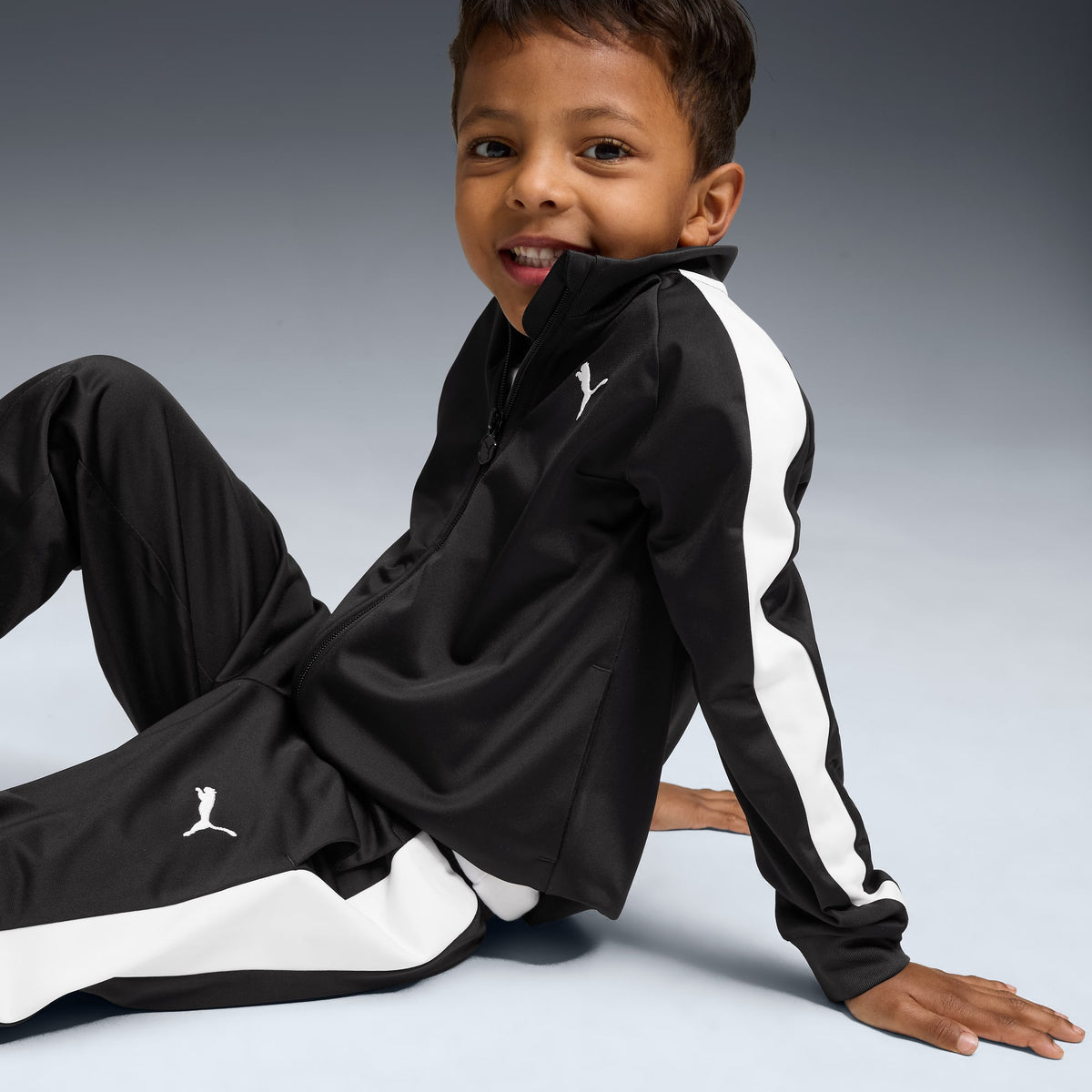 Conjunto T7 Always On para niños pequeños – PUMA BLACK – vista 2