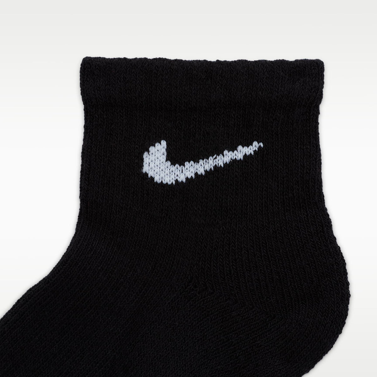 Calcetines al tobillo Dri-FIT para niños (6 pares) Nike Performance Basics – Negro – vista 4