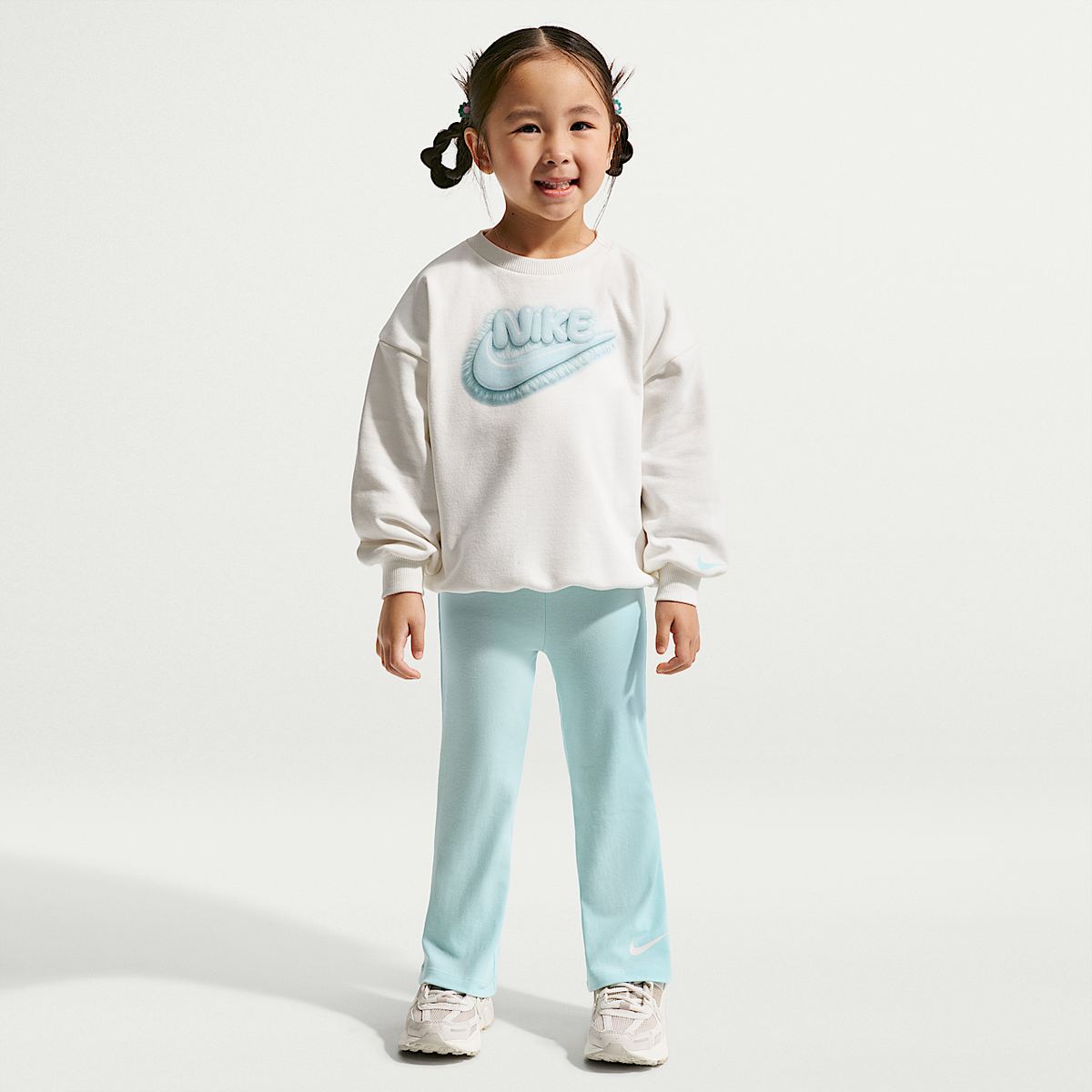 Conjunto Nike Dream Float Boyfriend Crew 26P487-G25 para Niños