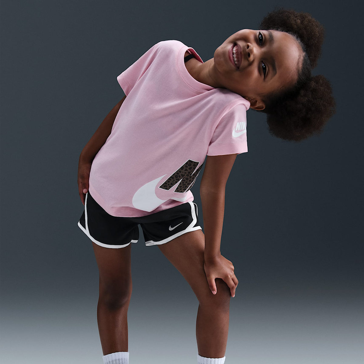 Shorts tempo para niños talla pequeña Nike Dri-FIT – Negro – vista 5