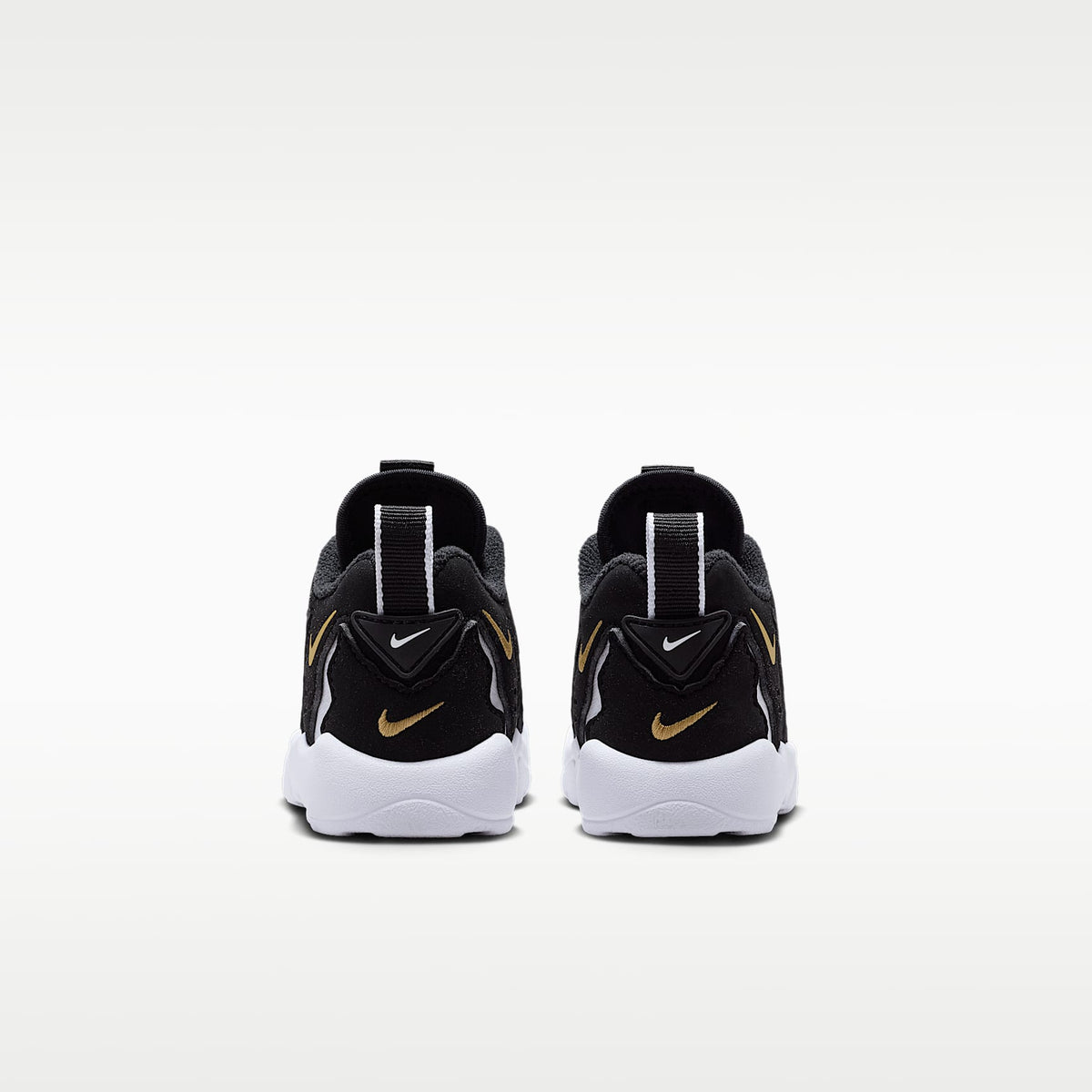 Nike DT Max '96 Low – Negro/Blanco/Oro metalizado – vista 6