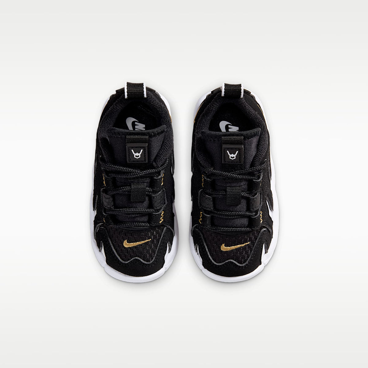 Nike DT Max '96 Low – Negro/Blanco/Oro metalizado – vista 4