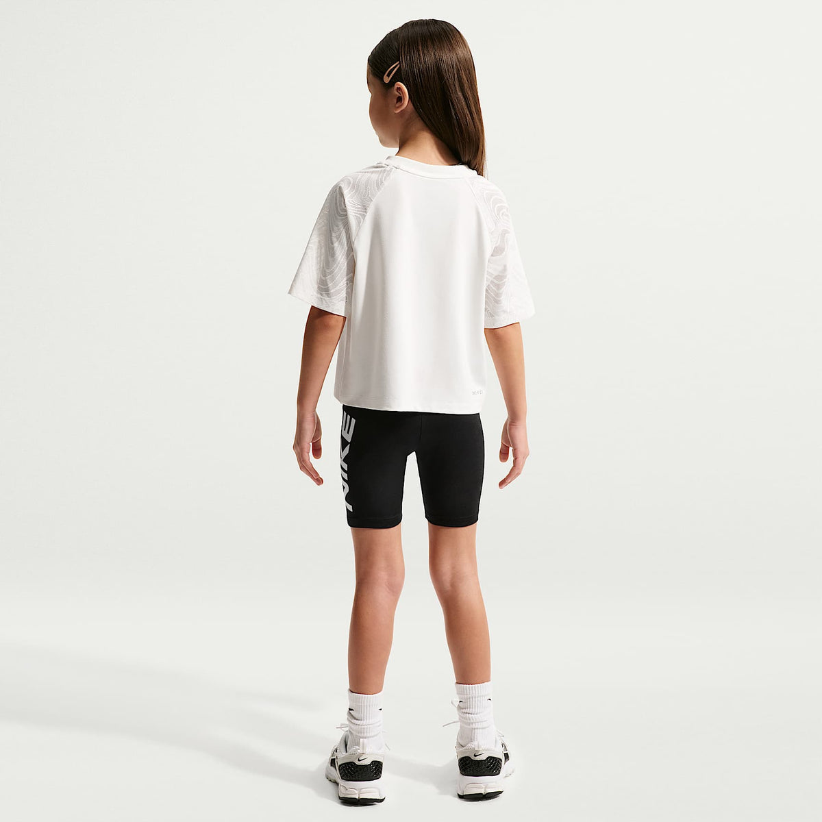 Conjunto de dos piezas de shorts de ciclismo Dri-FIT Easy Breezy para niños talla pequeña Nike – Negro – vista 7